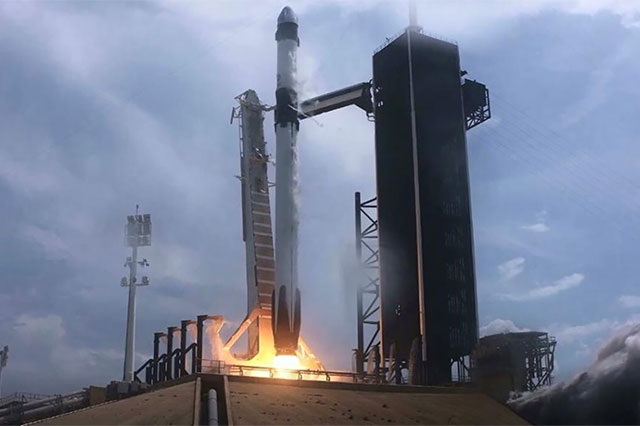 Erster bemannter SpaceX-Start