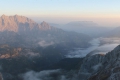 Alpen: Täler mit Nebel gefüllt